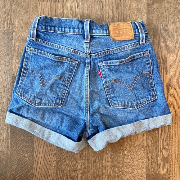 Levi's Wedgie roll-hem short in Authentic Favorite 26 - Picture 5 of 8